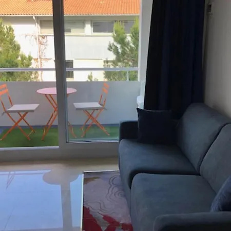 Apartament Beautiful 2 Steps From The *